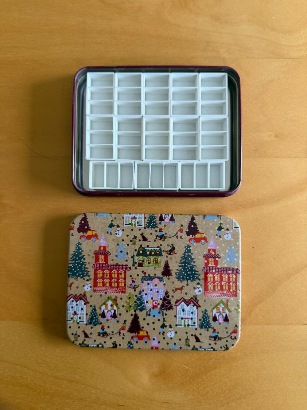 Set of Bioplastic pans in a cute Christmas tin for Watercolour or Gouache Paint